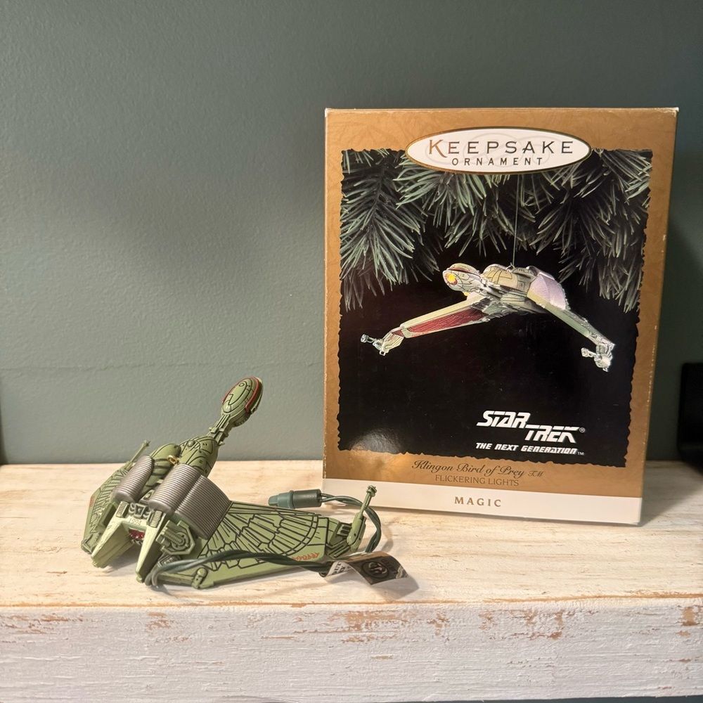 1994 Hallmark Star Trek TNG Klingon Bird Prey Magic Christmas Keepsake Ornament